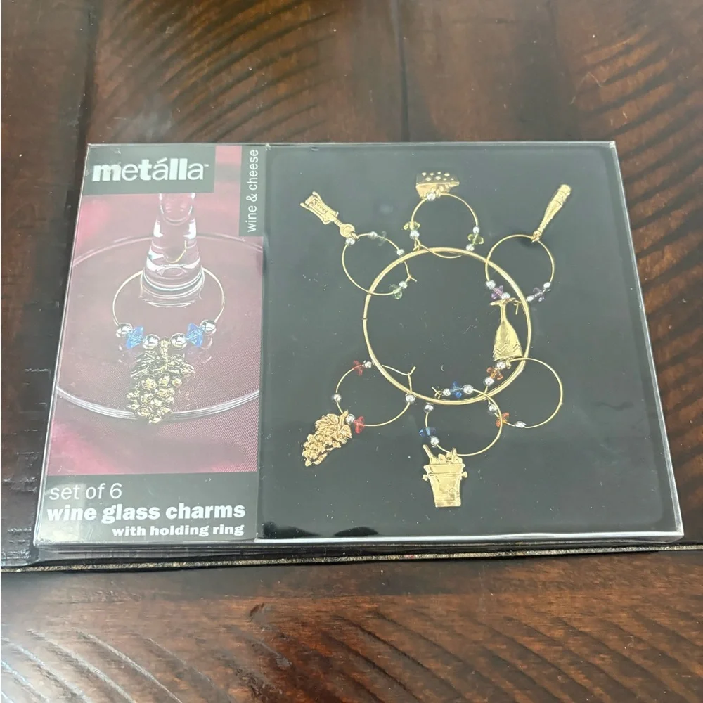 Metalla Wine Glass Charms Set & Beaded Stopper